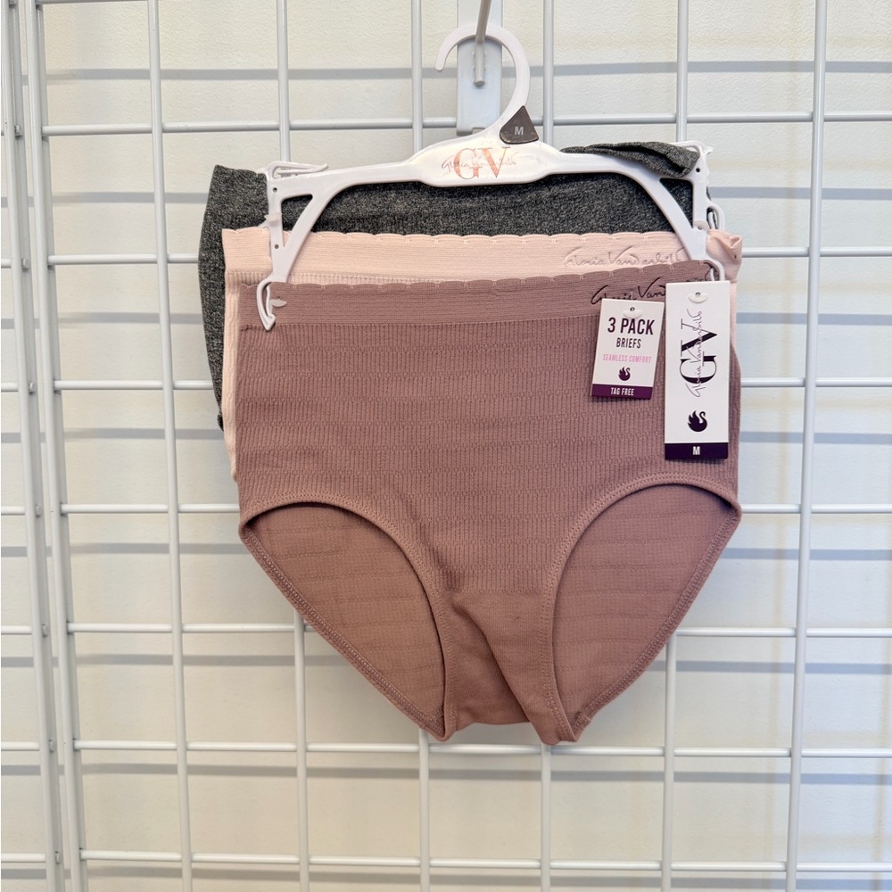 Gloria Vanderbilt - 3 Pack Ribbed Briefs - Gray, Pink, and Tan
